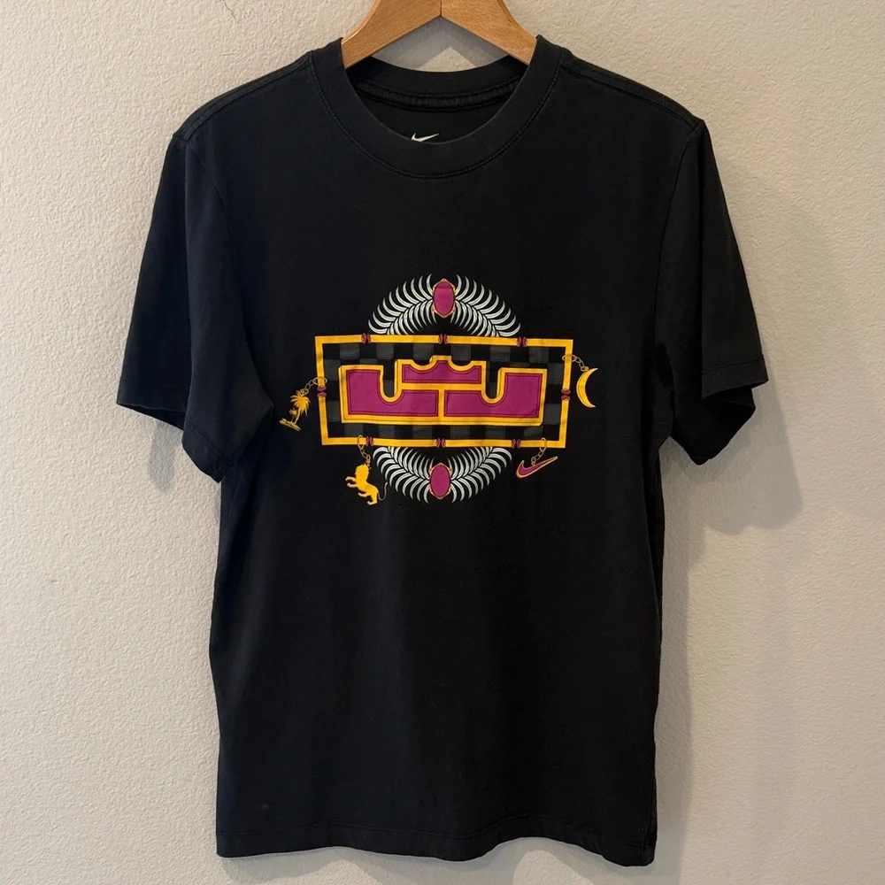 Nike LeBron James Black and Purple Graphic Men's Tee‎ Size Small